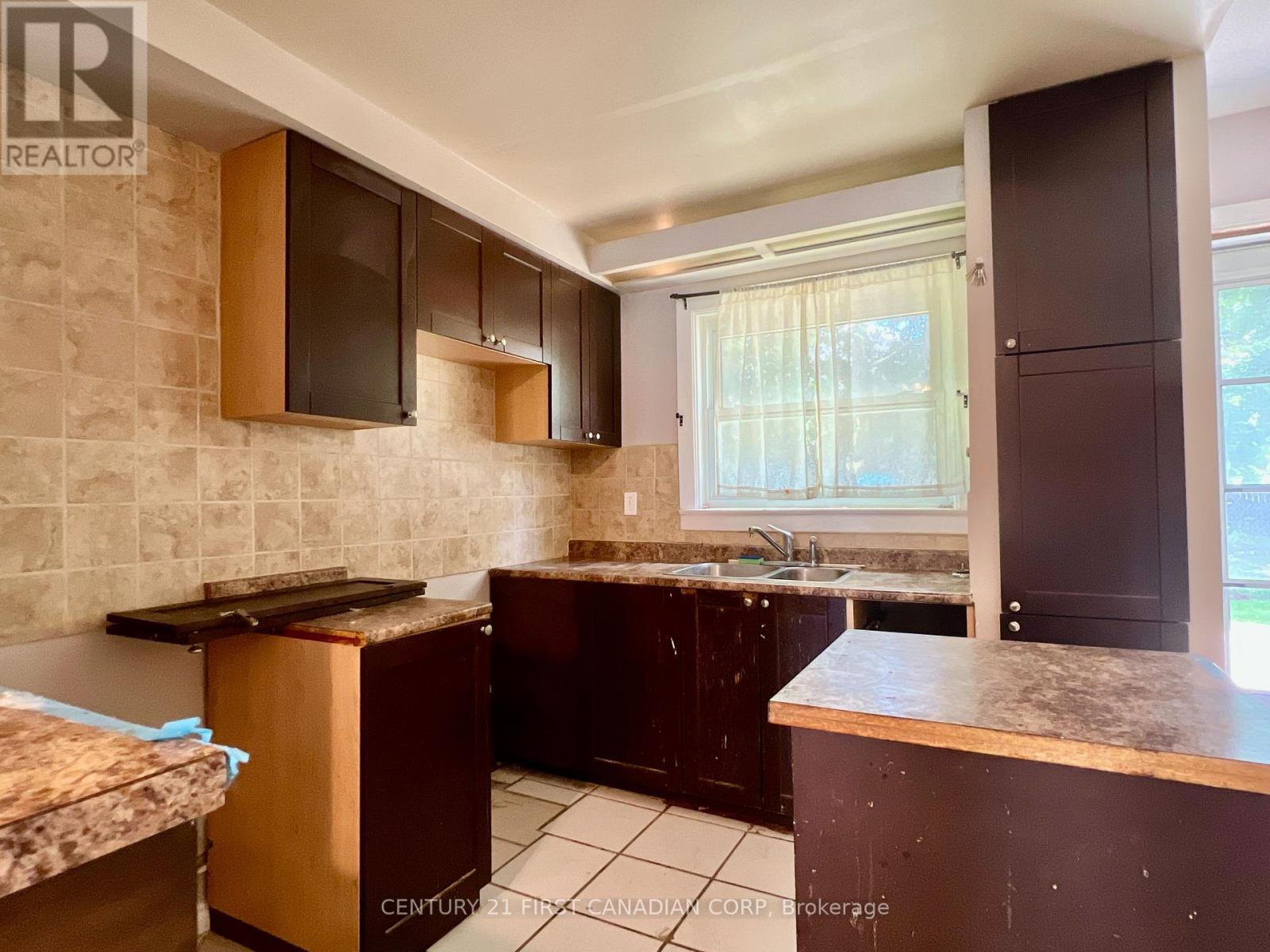 40 ARBOUR GLEN CRESCENT - 6