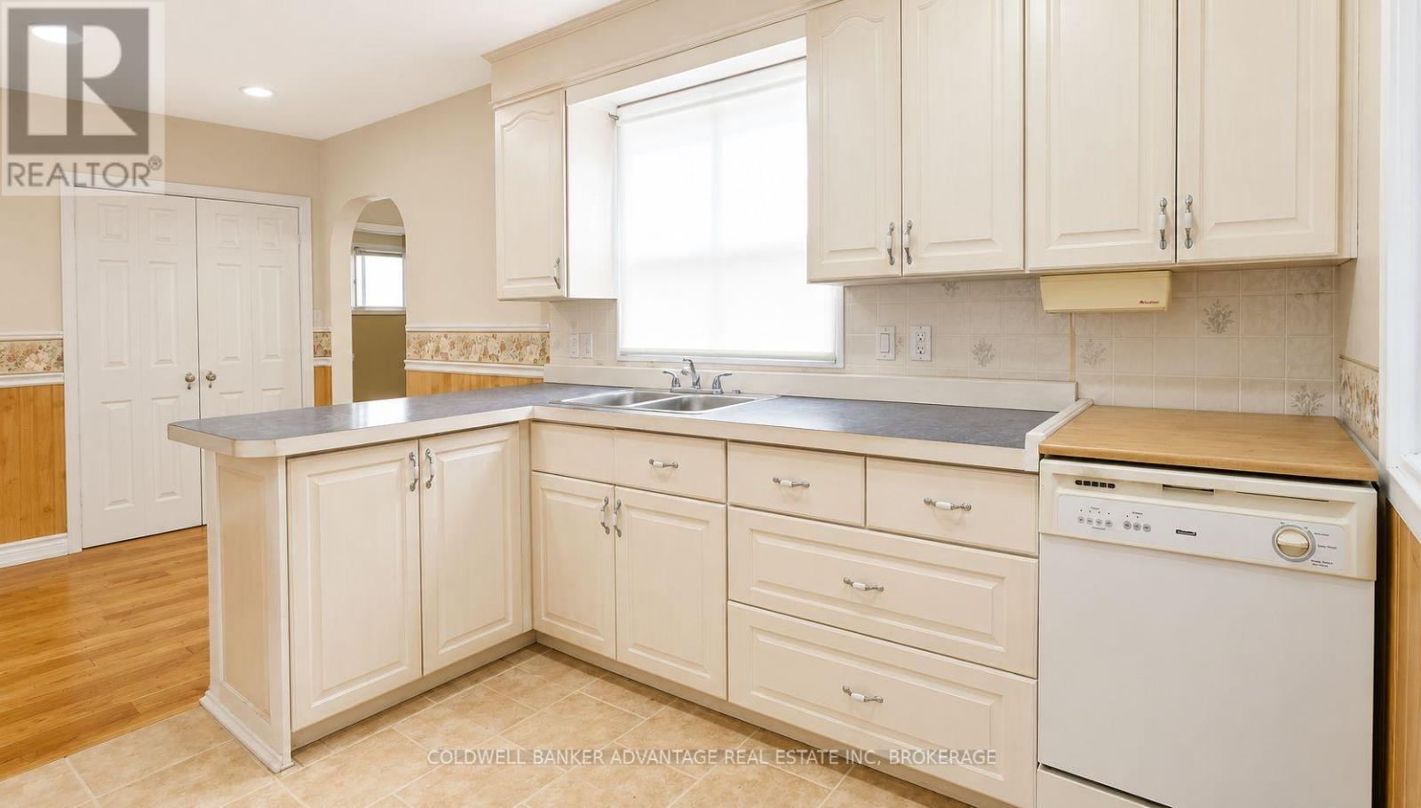 68 CAMERON AVENUE - 11