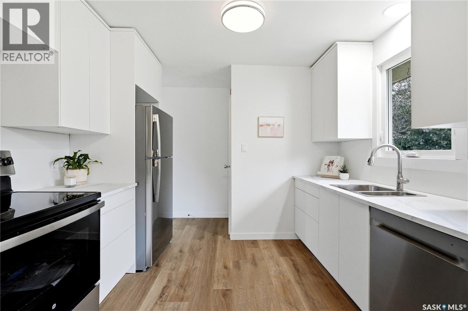 130 Birch CRESCENT — photo 12