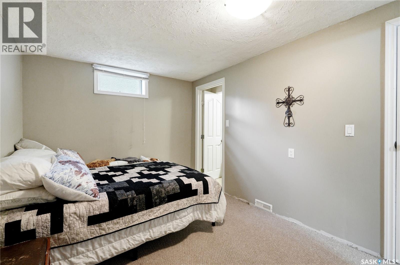 130 Birch CRESCENT — photo 39