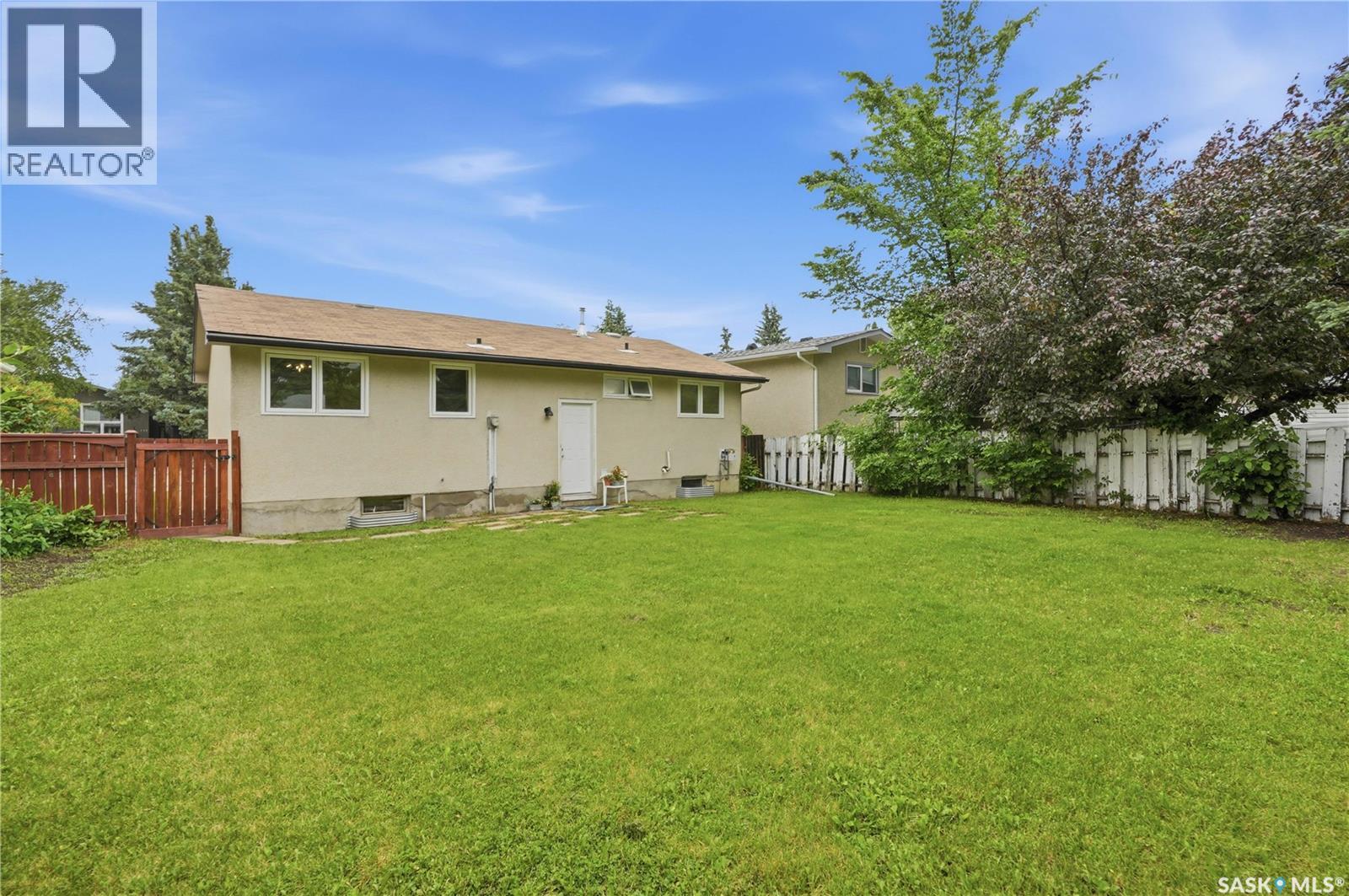 130 Birch CRESCENT — photo 46