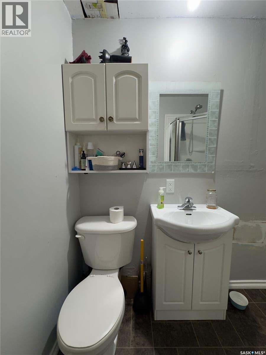 6007 Neufeld AVENUE — photo 16