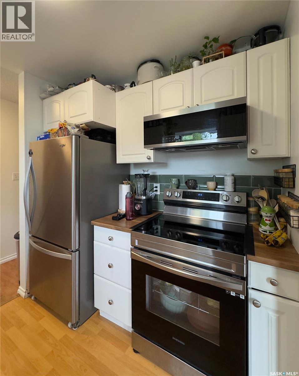 6007 Neufeld AVENUE — photo 9