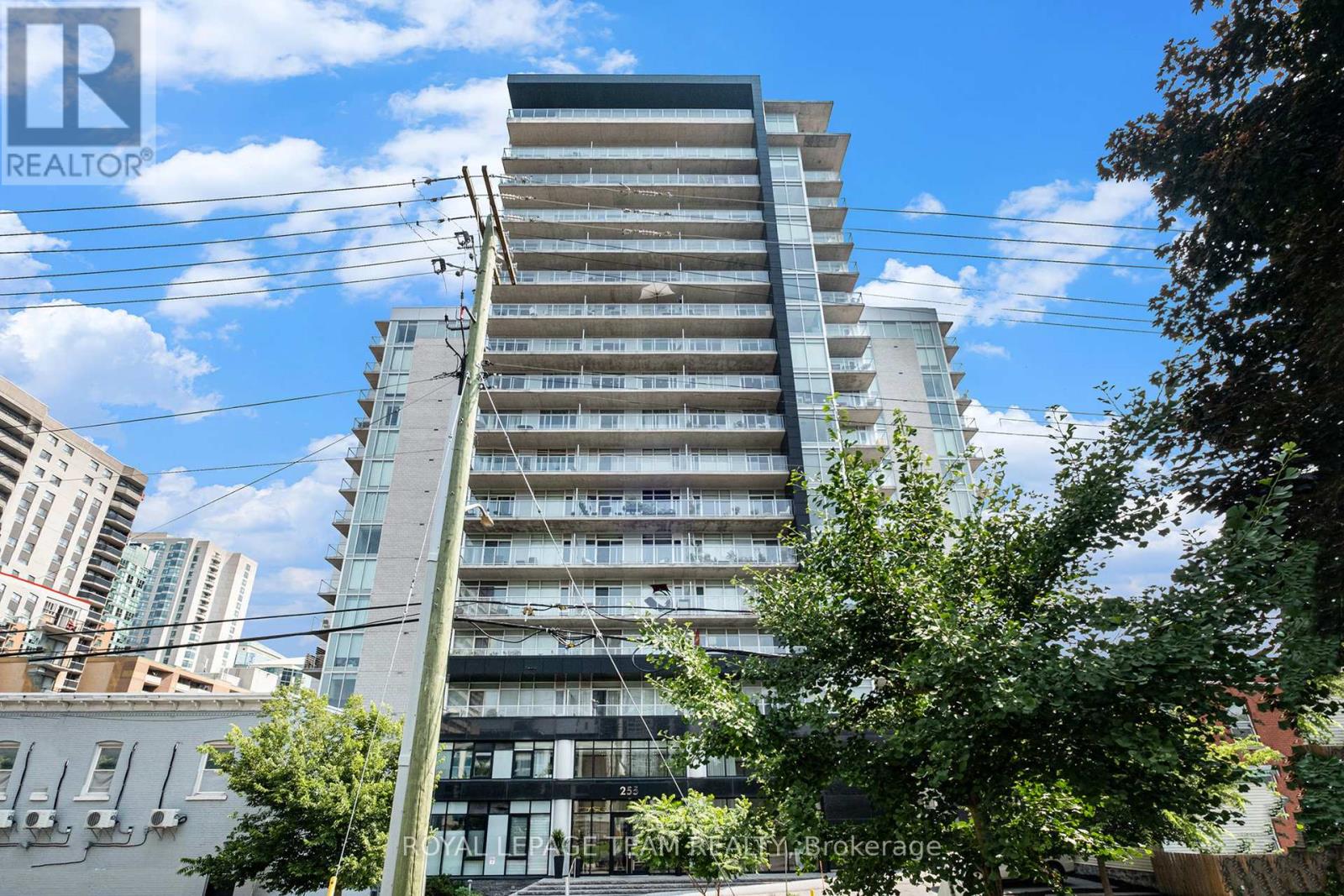 #714 255 BAY STREET - 1