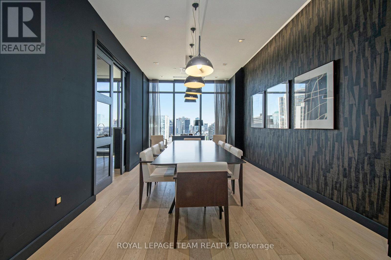 #714 255 BAY STREET - 23