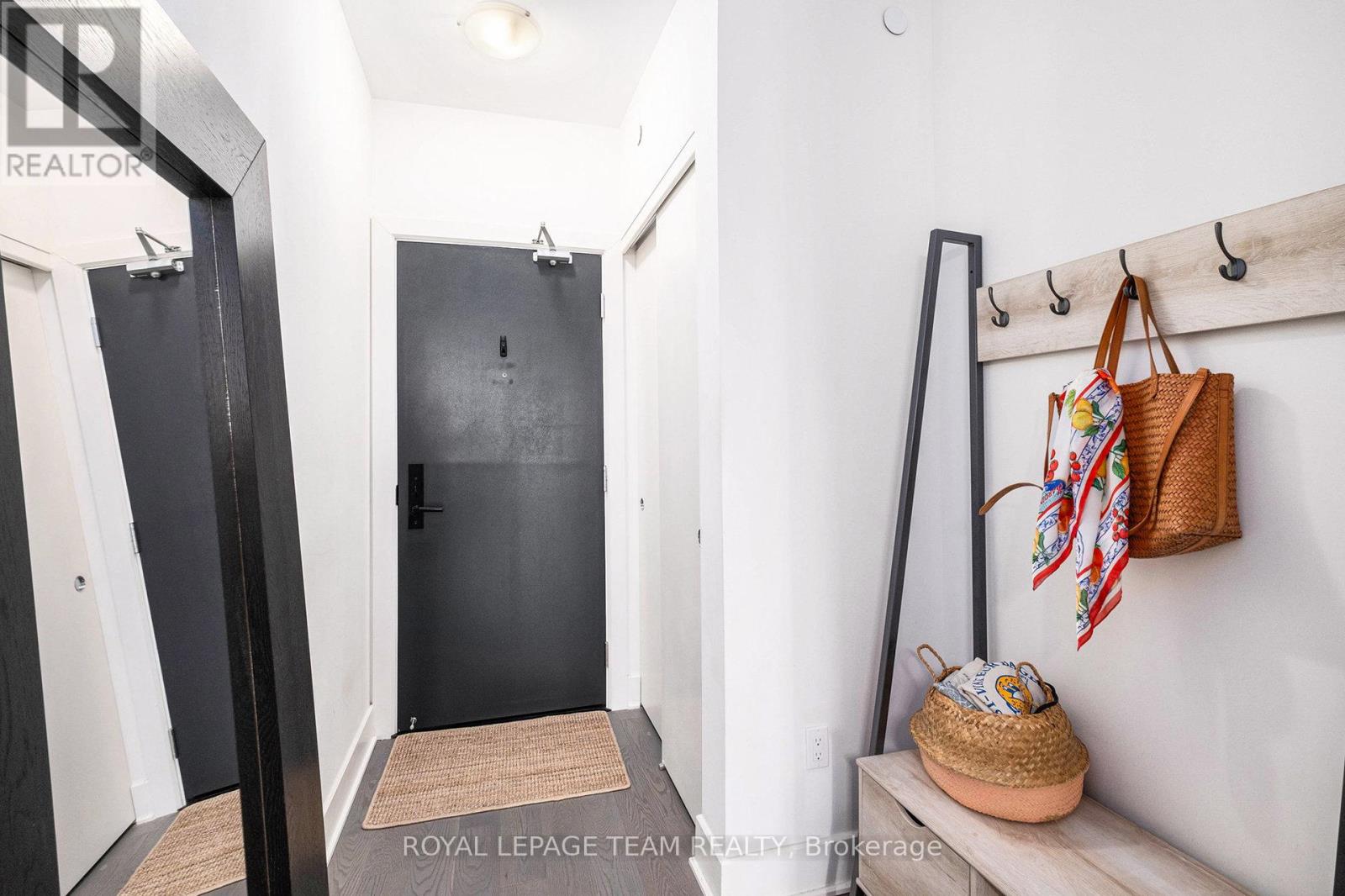 #714 255 BAY STREET - 5