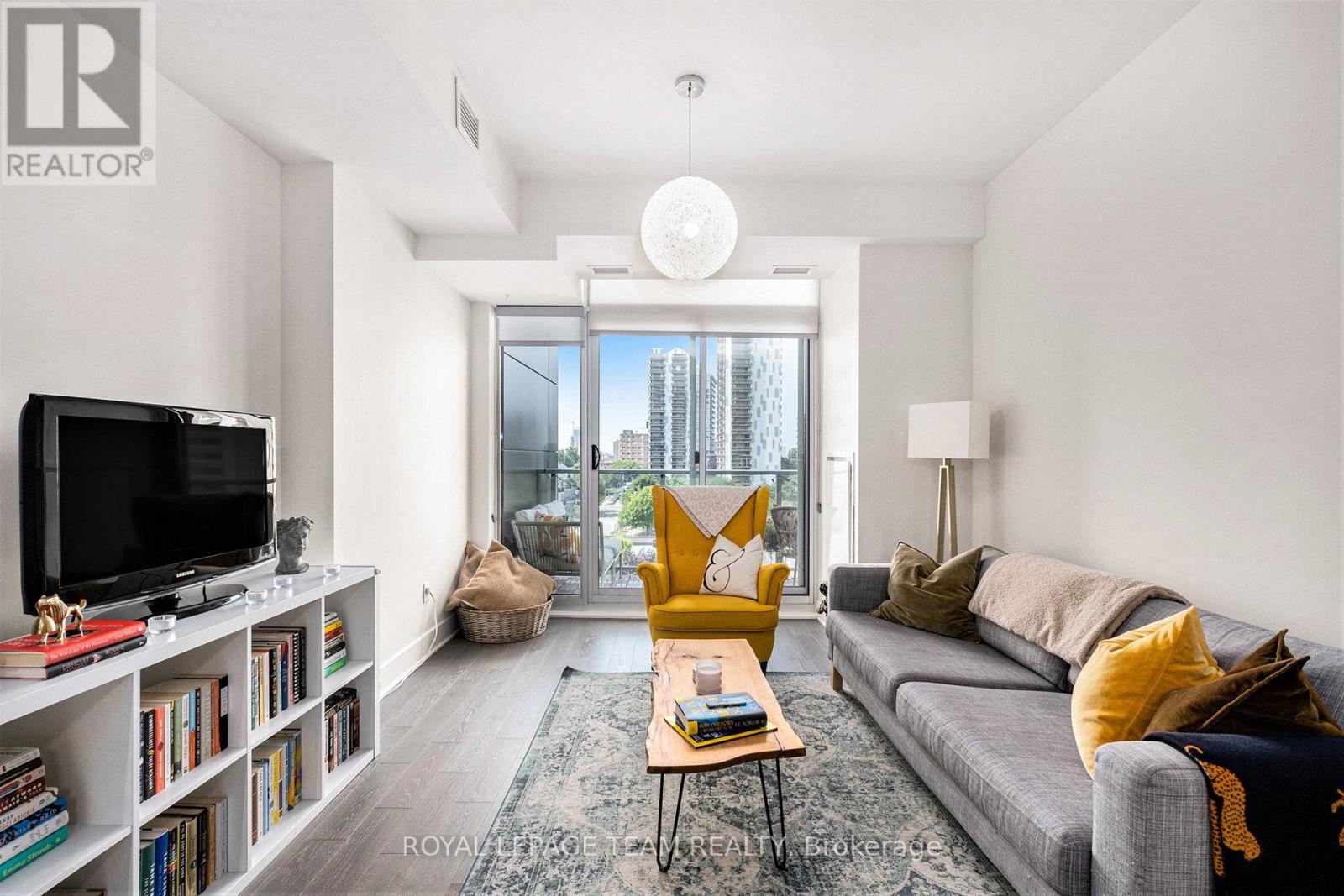 #714 255 BAY STREET - 7
