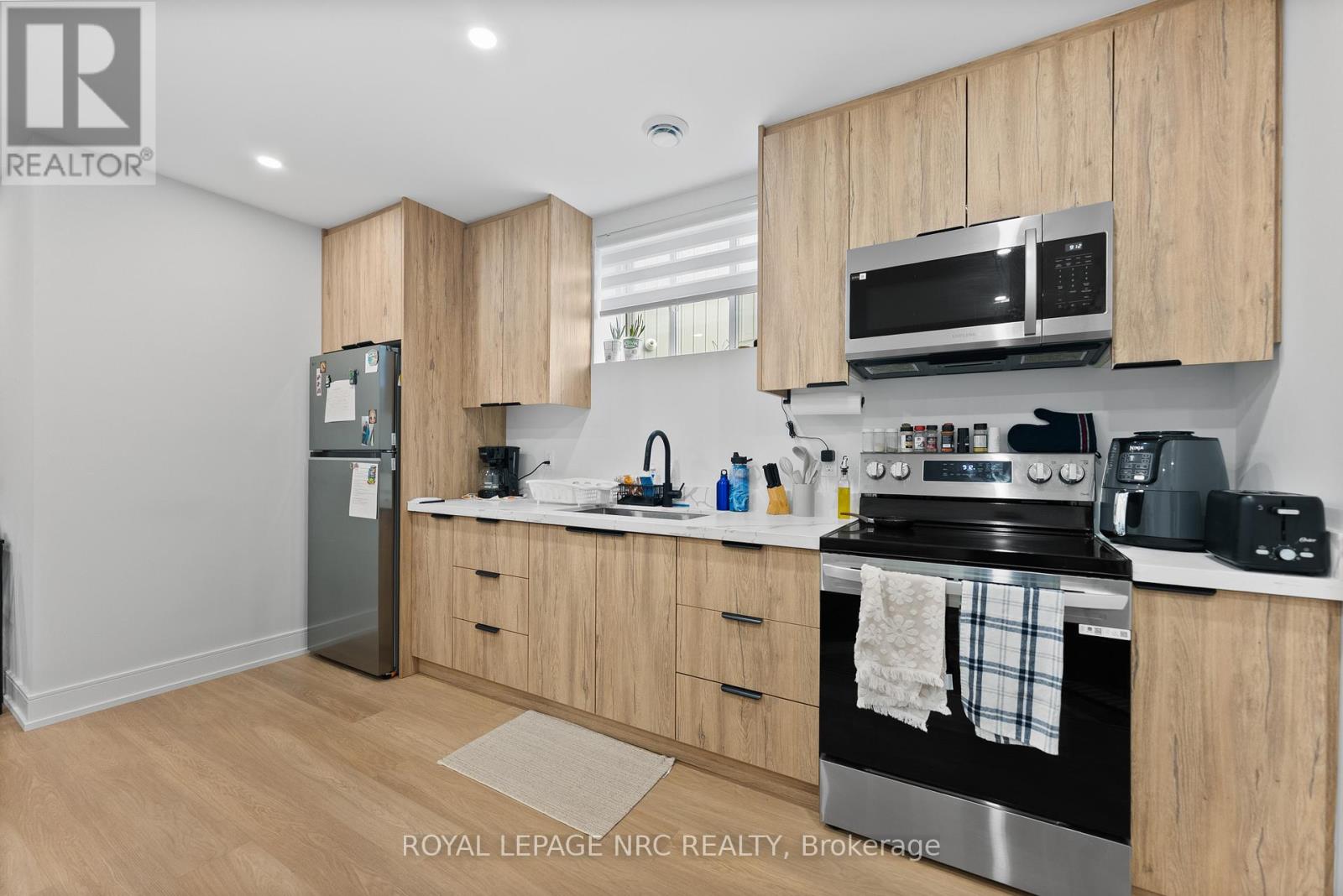 7392 SPLENDOUR DRIVE - 31