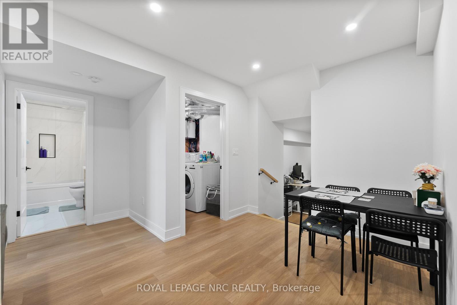 7392 SPLENDOUR DRIVE - 32