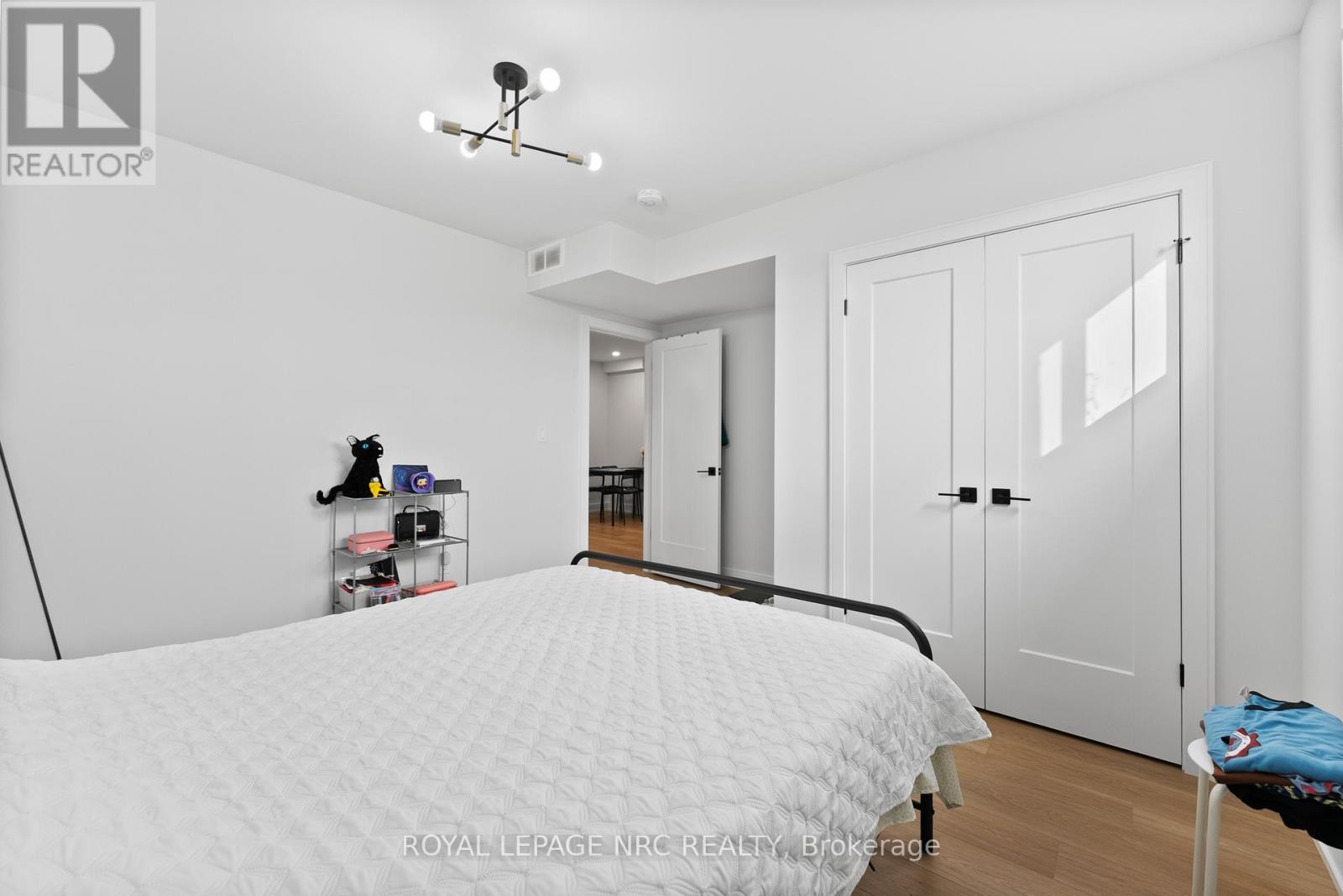 7392 SPLENDOUR DRIVE - 35