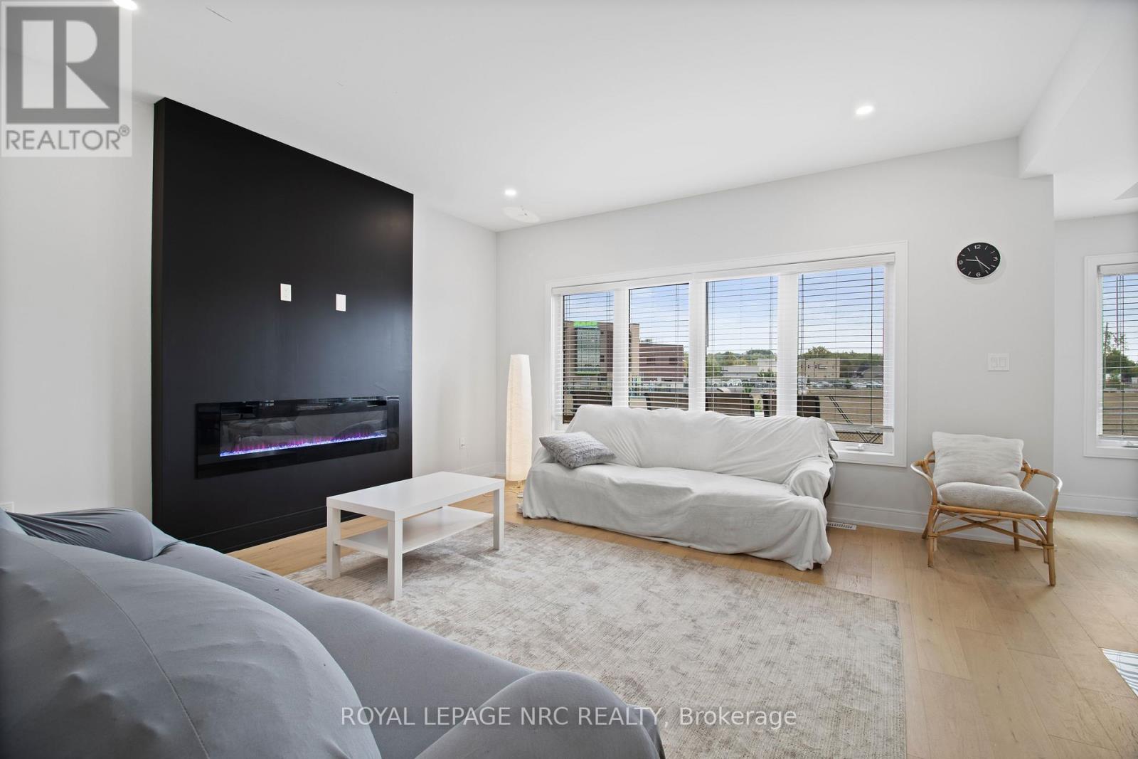 7392 SPLENDOUR DRIVE - 9