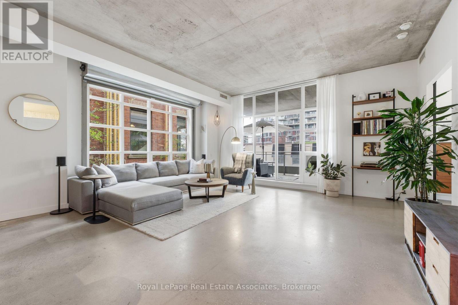 #204 19 BRANT STREET - 13