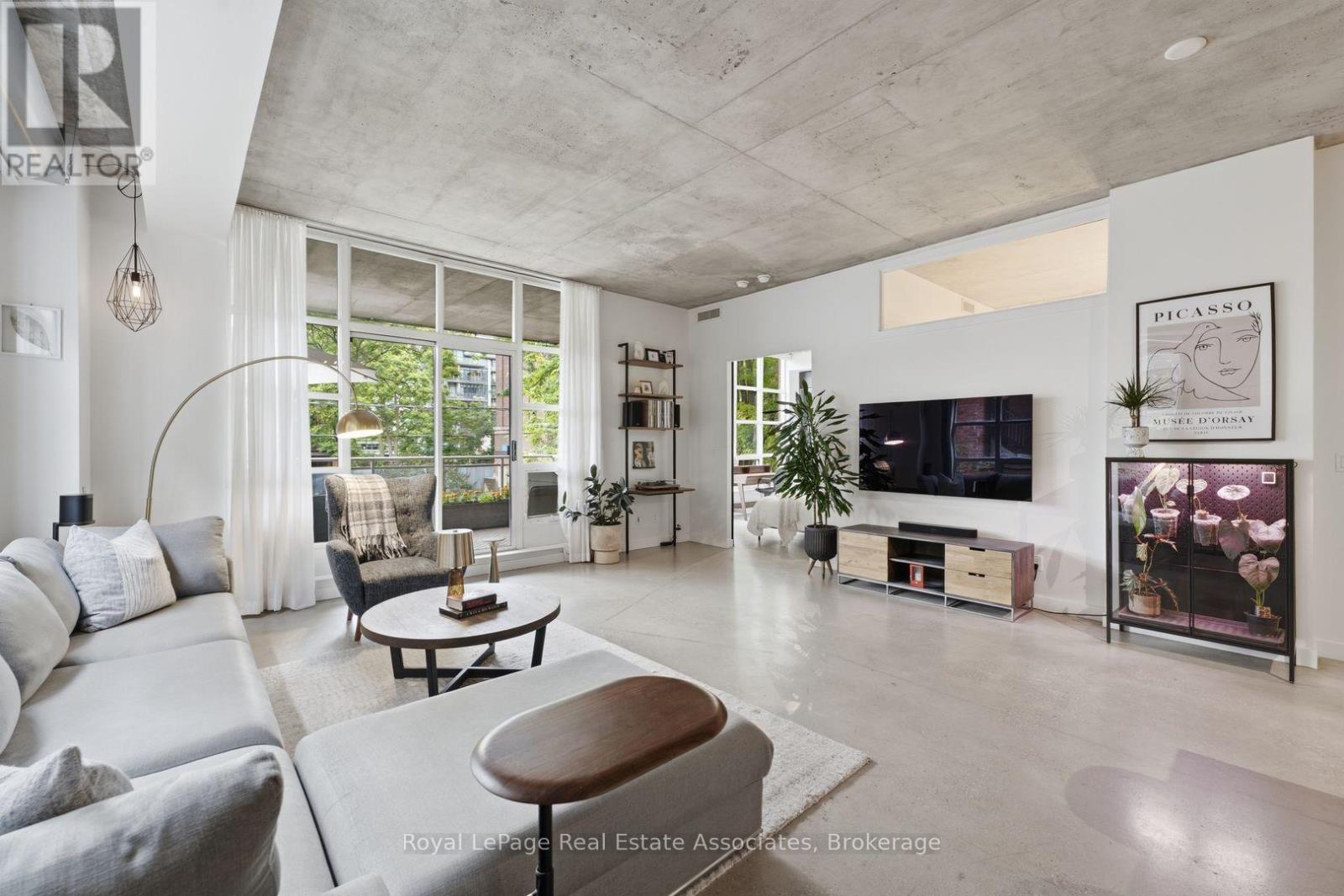 #204 19 BRANT STREET - 14
