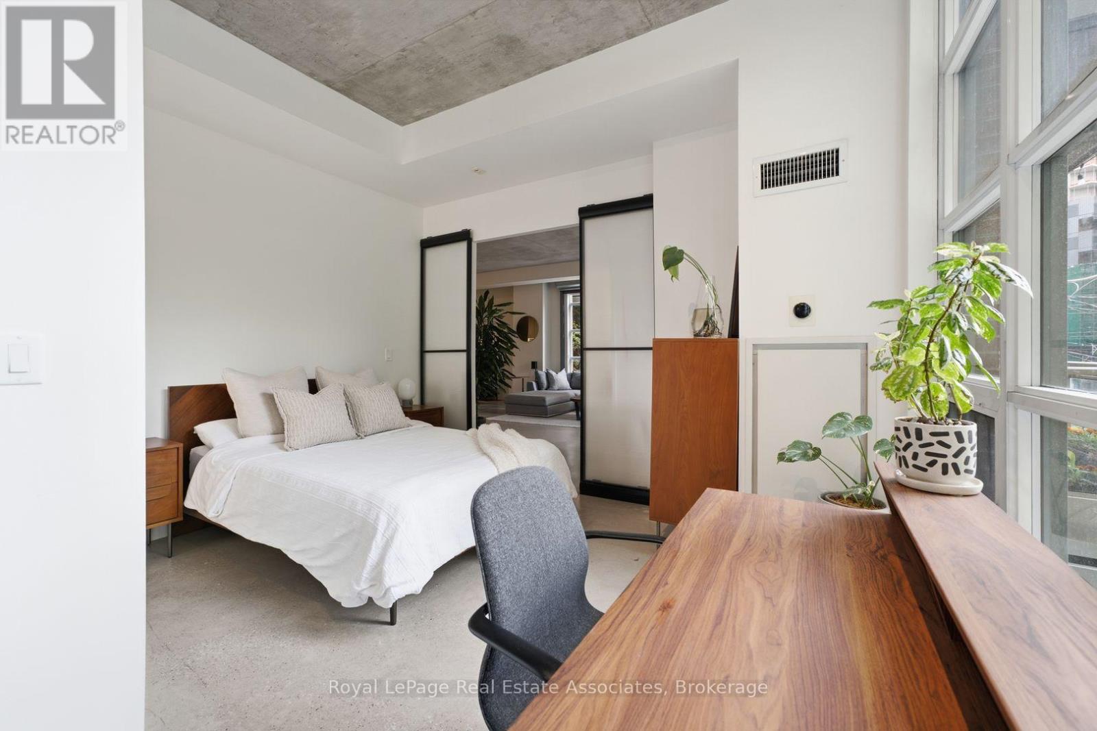 #204 19 BRANT STREET - 16