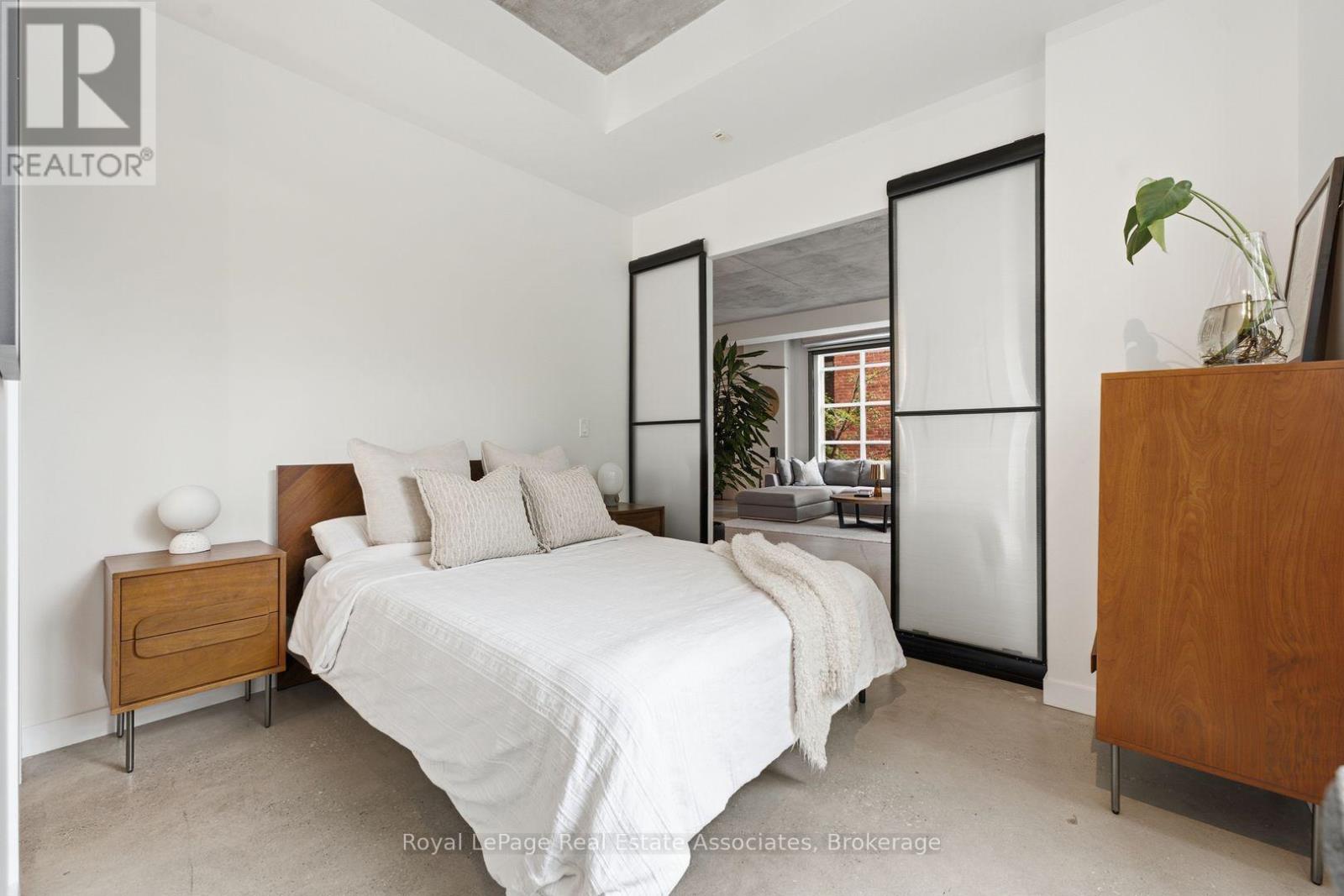 #204 19 BRANT STREET - 17