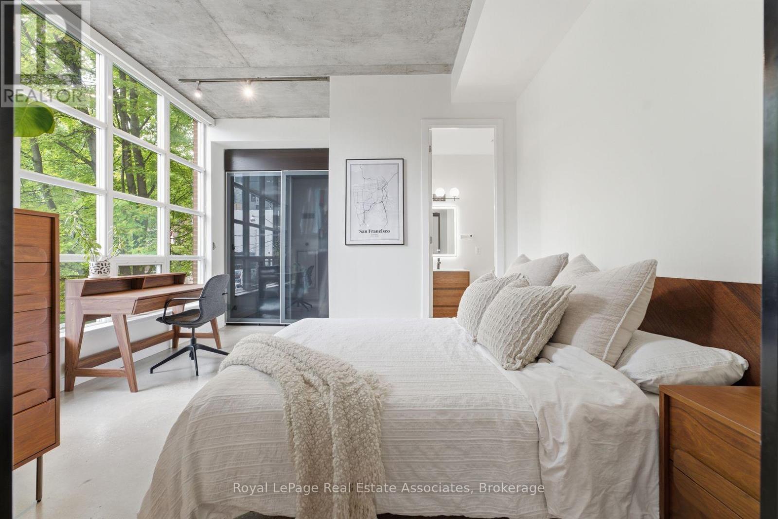 #204 19 BRANT STREET - 19