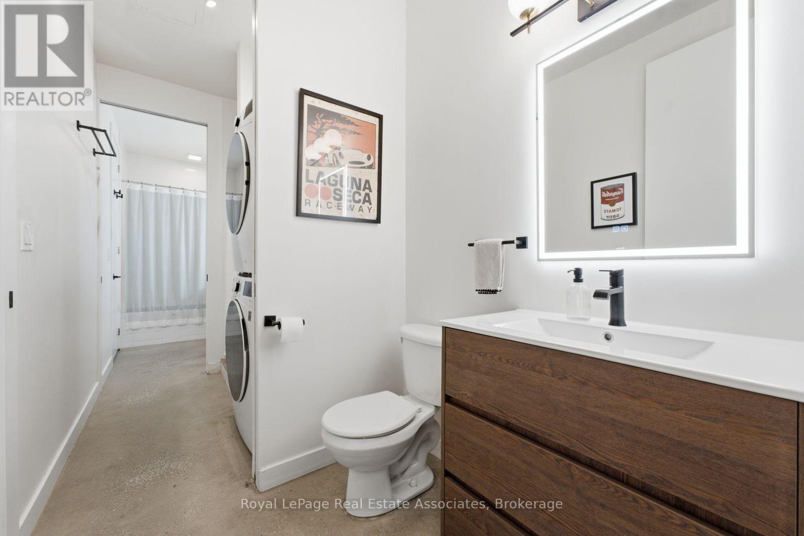 #204 19 BRANT STREET - 21