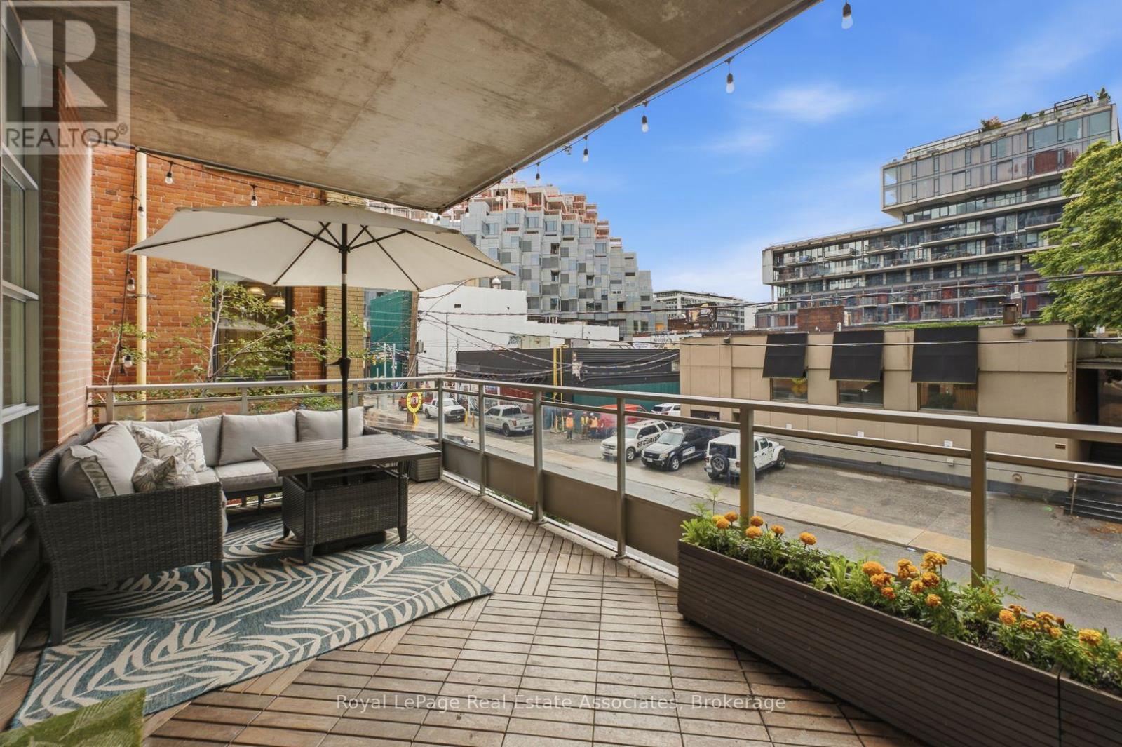 #204 19 BRANT STREET - 23