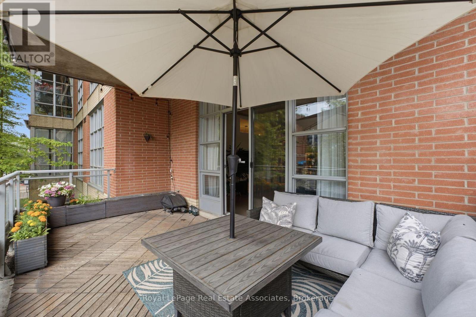 #204 19 BRANT STREET - 25