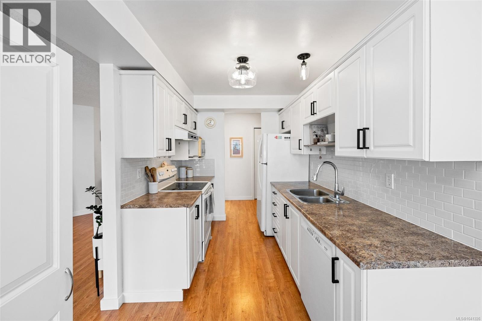 #409 520 Dunedin St - 11