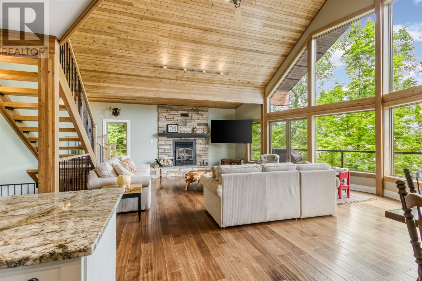 1480 Dunlop Shores RD - 16