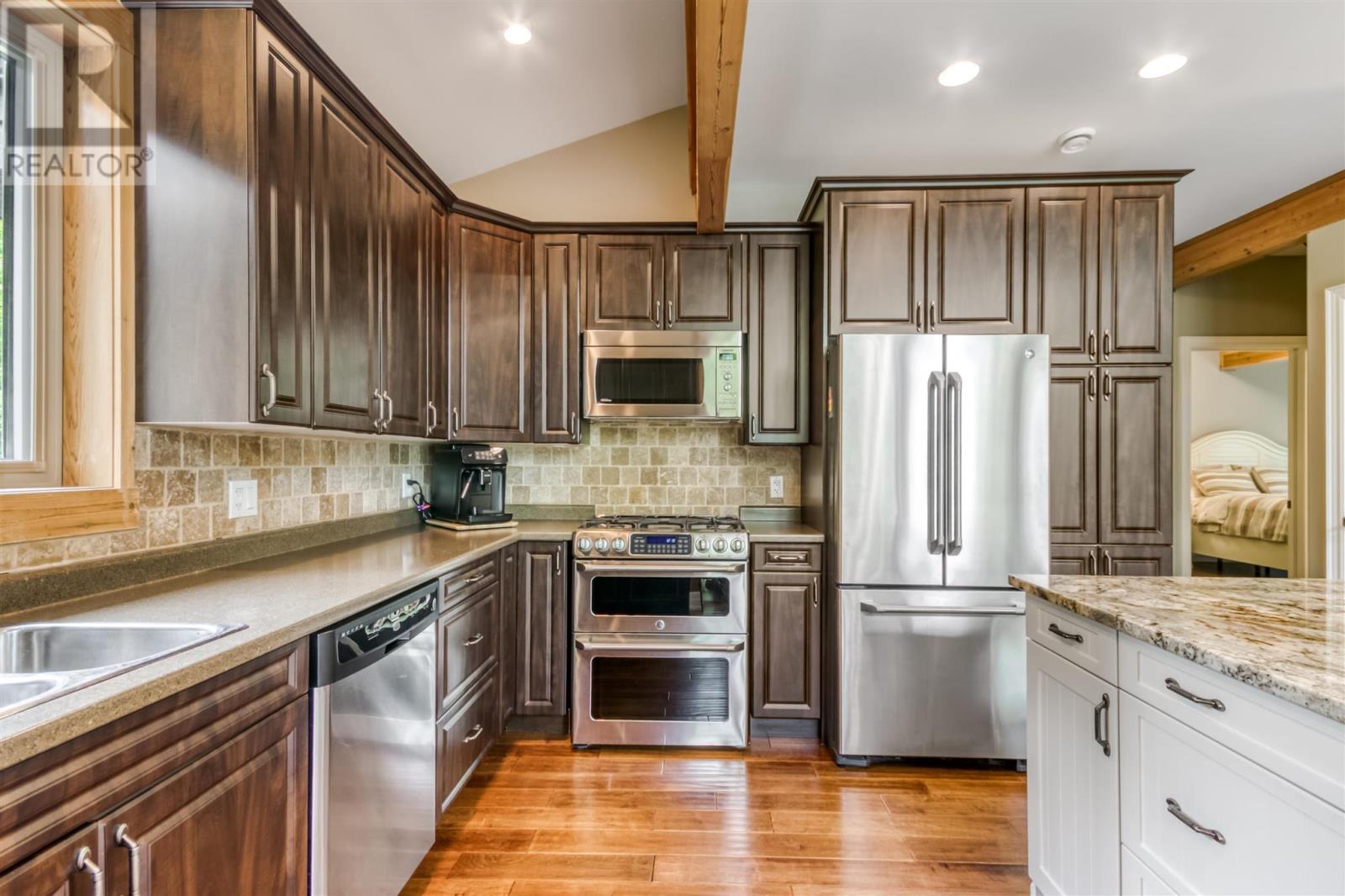 1480 Dunlop Shores RD - 23