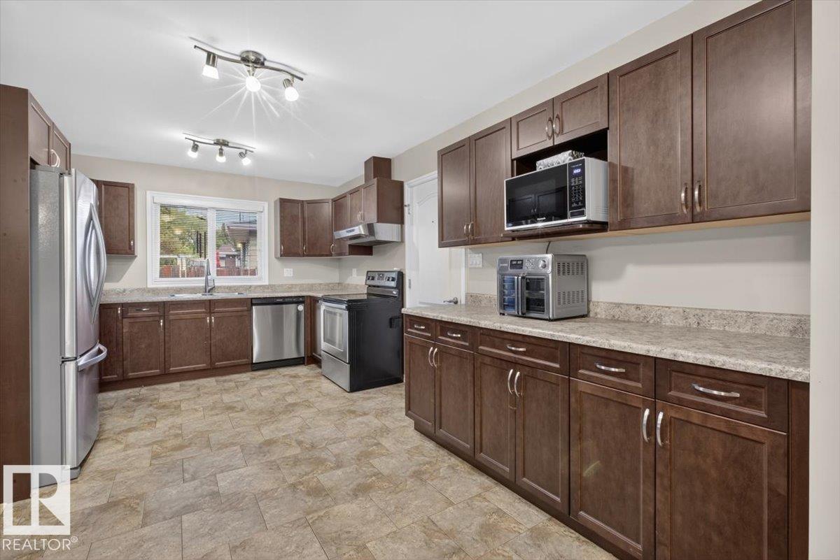 4312 43A AV — photo 10