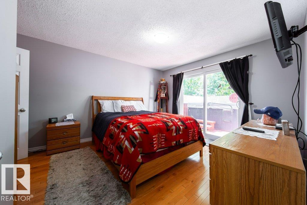 4823 10 AV NW — photo 18