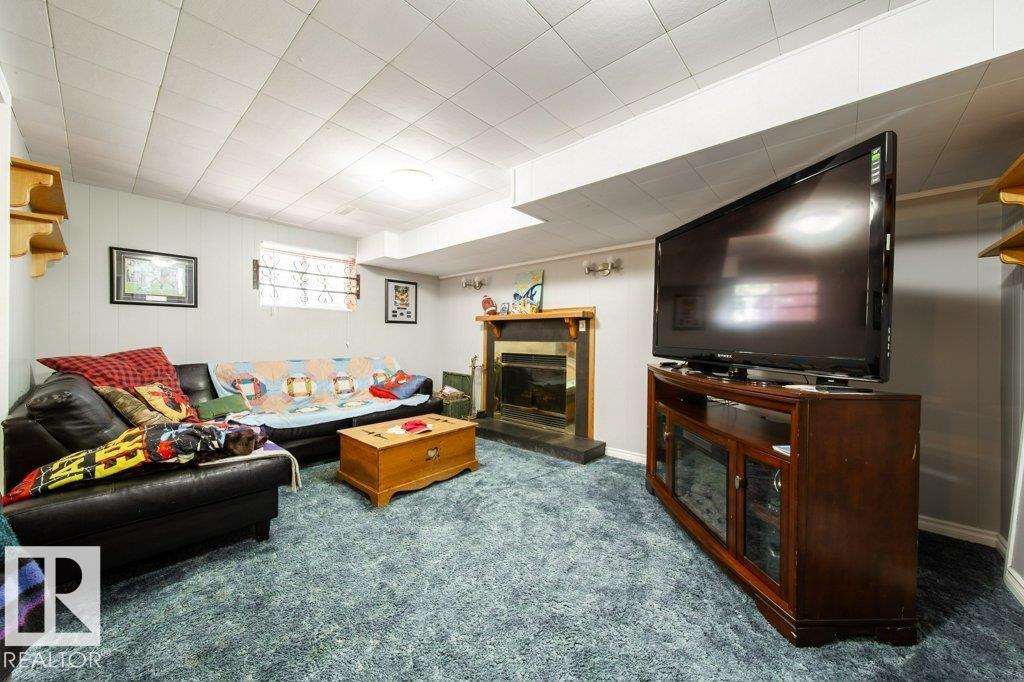 4823 10 AV NW — photo 29
