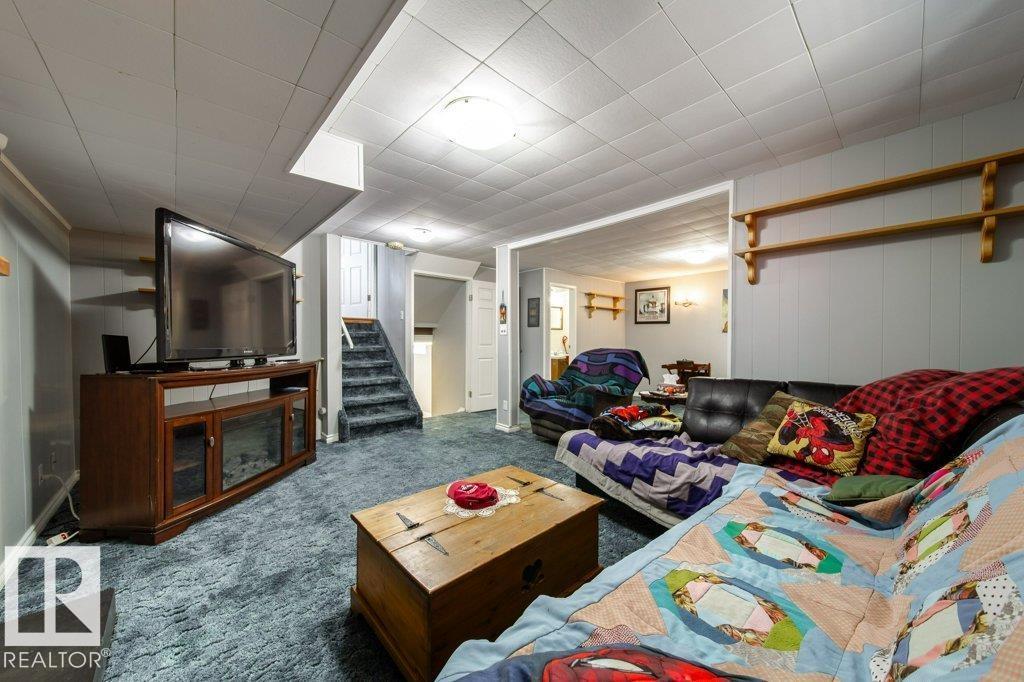 4823 10 AV NW — photo 31