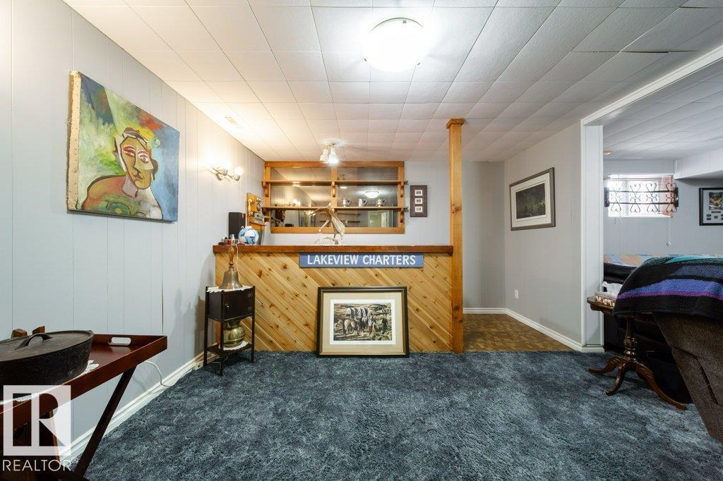 4823 10 AV NW — photo 34