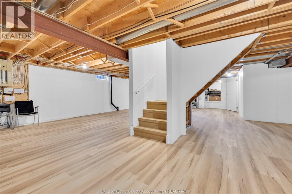 28 CLEOPHAS DRIVE - 24