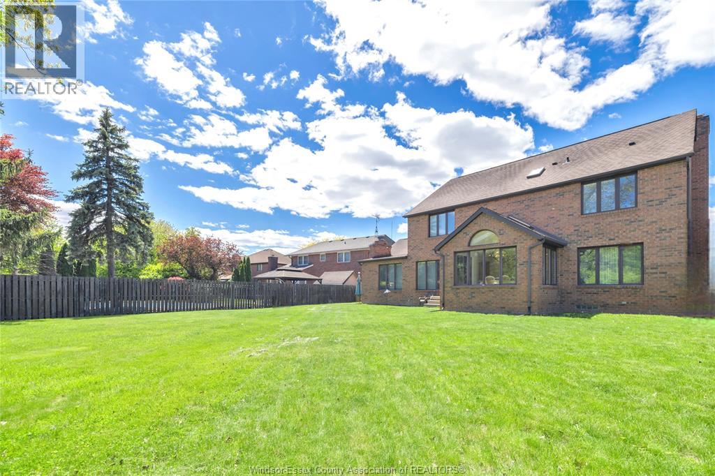 28 CLEOPHAS DRIVE - 31