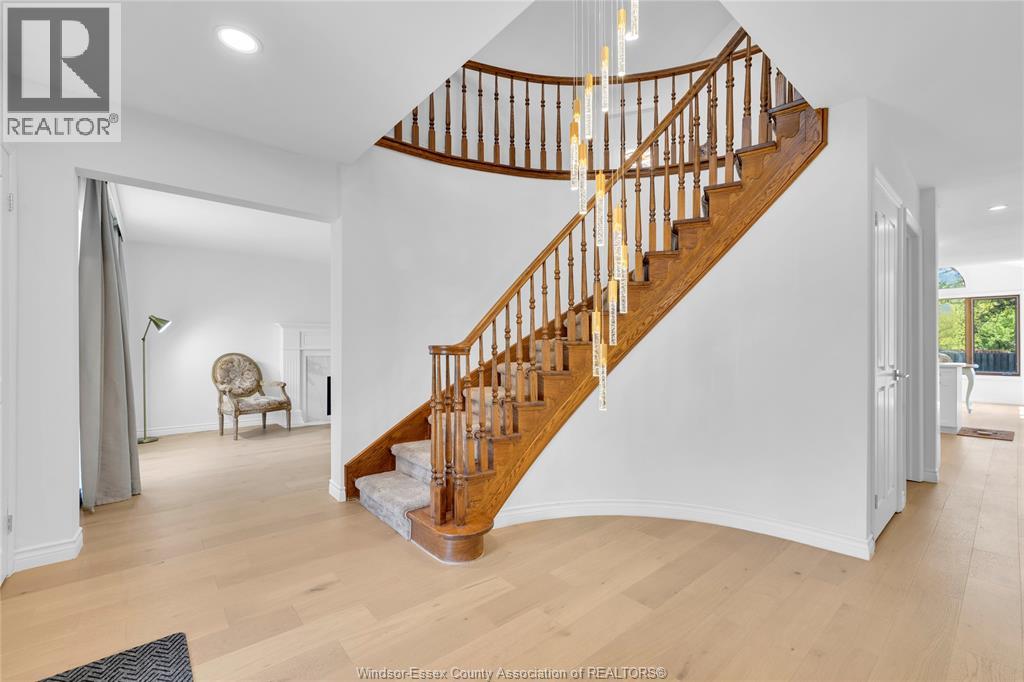28 CLEOPHAS DRIVE - 6