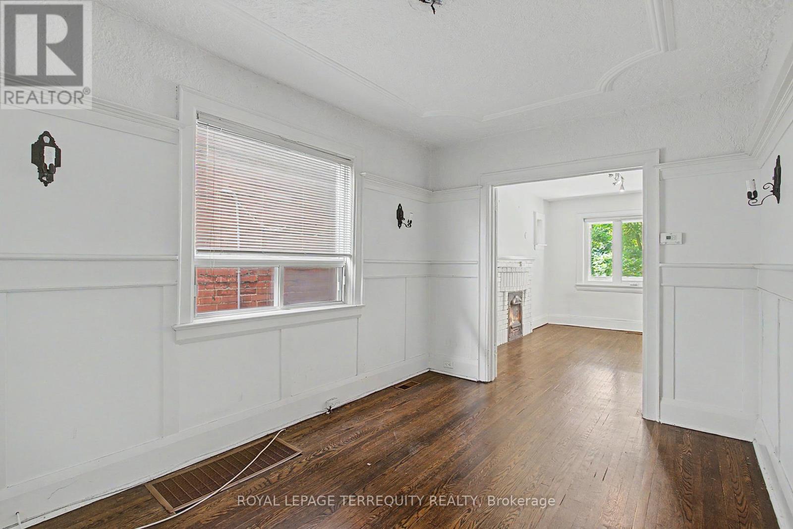 122 ASCOT AVENUE - 11
