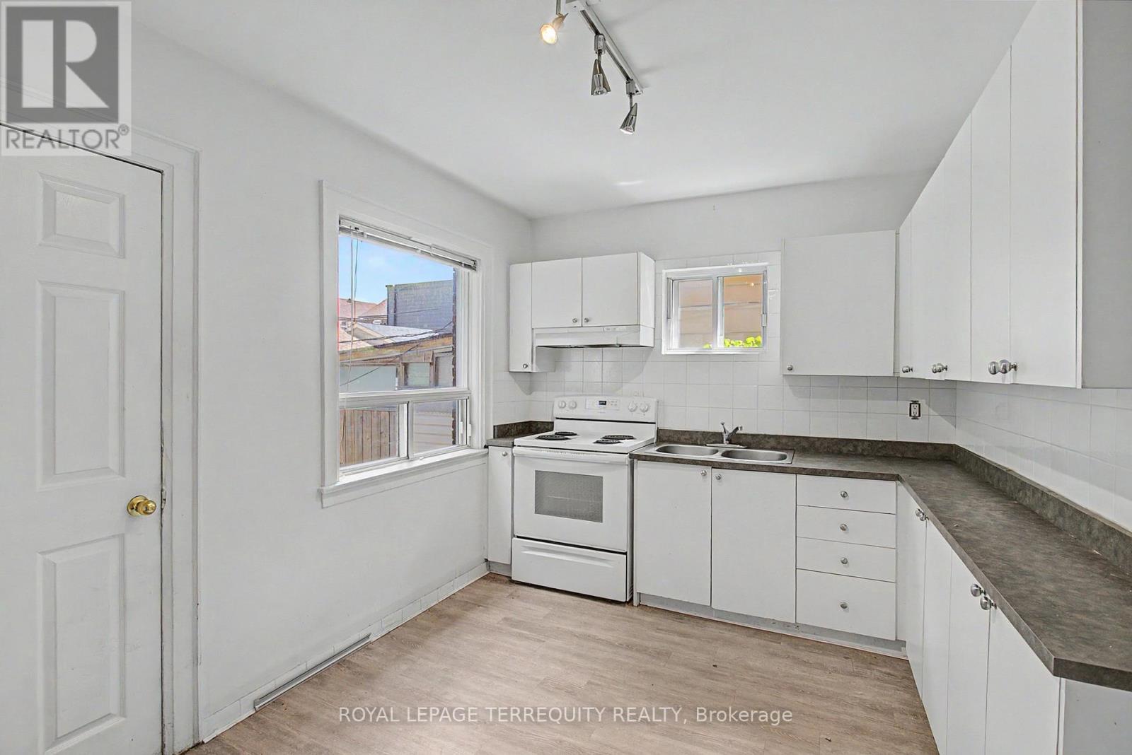 122 ASCOT AVENUE - 12