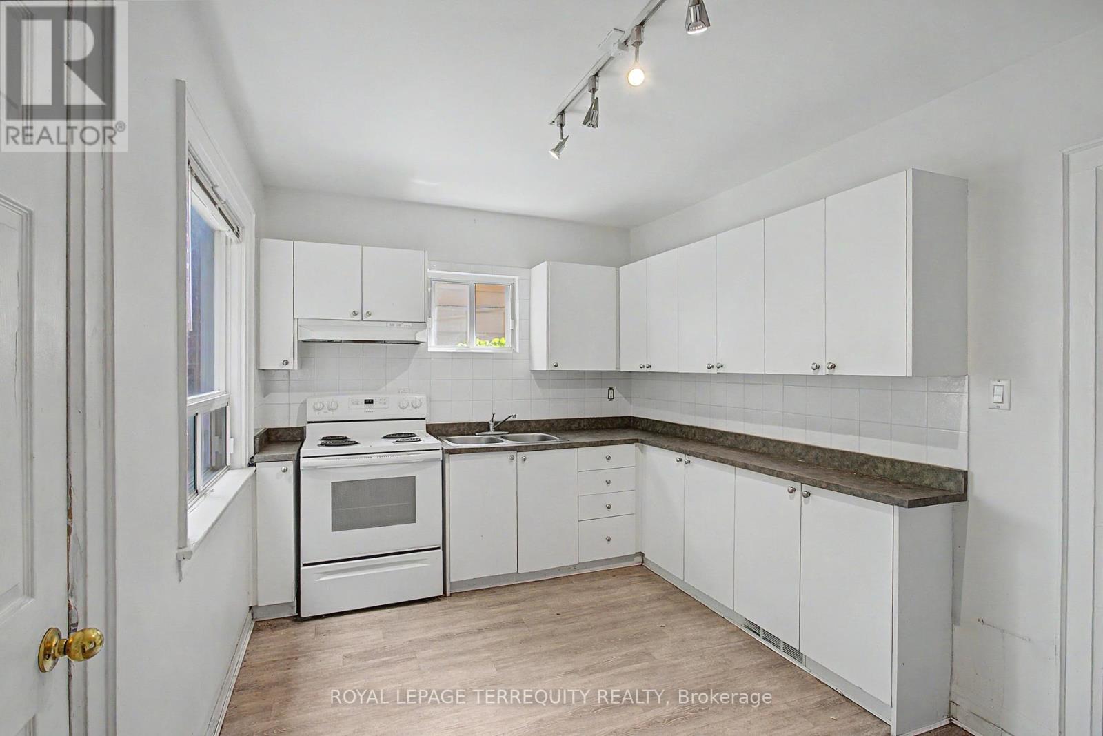 122 ASCOT AVENUE - 14