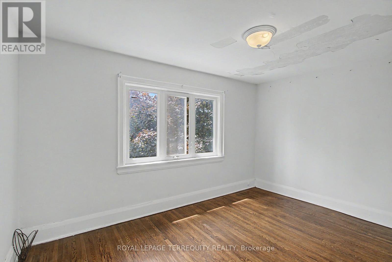 122 ASCOT AVENUE - 16