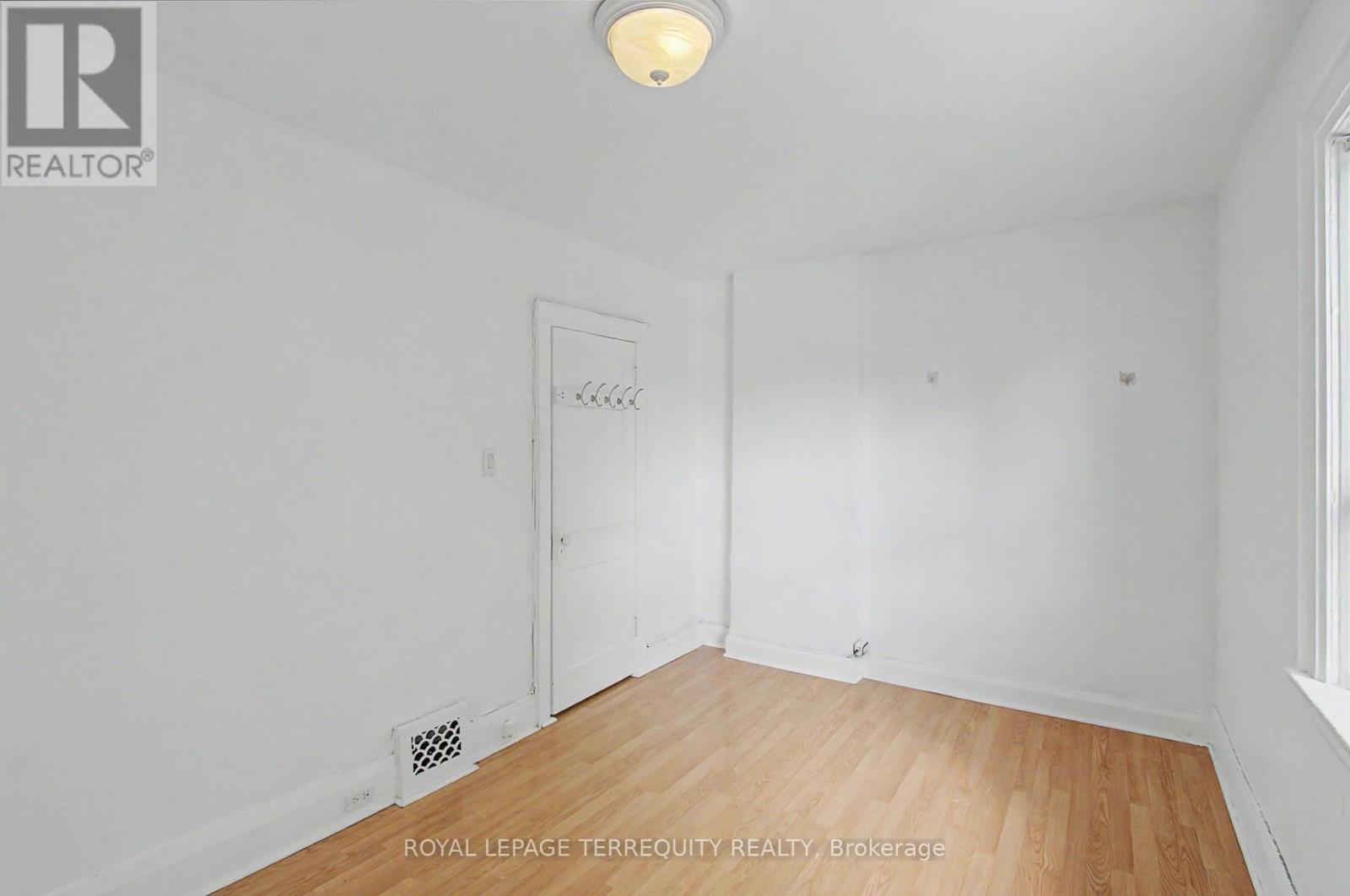 122 ASCOT AVENUE - 21
