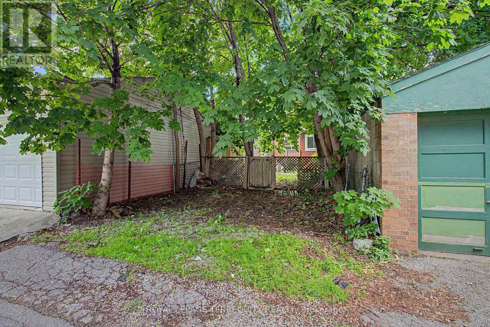 122 ASCOT AVENUE - 27