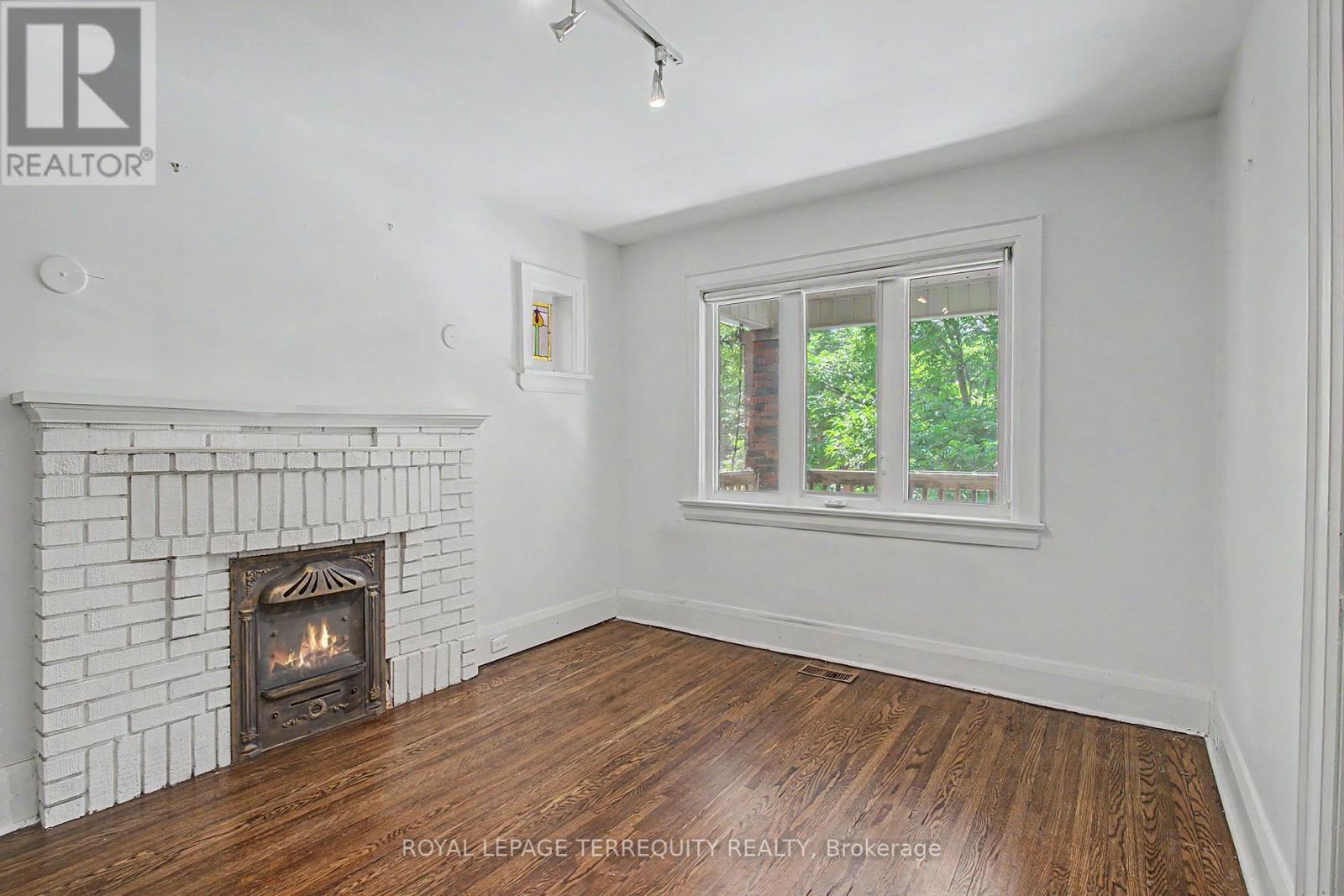 122 ASCOT AVENUE - 6