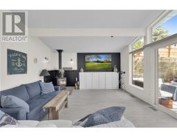 497 Whites Point Road, Little Current, ON P0P1K0 Photo 19