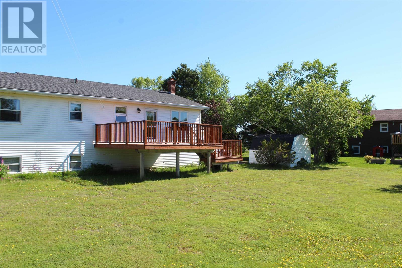 22 MacLauchlan Drive - 23
