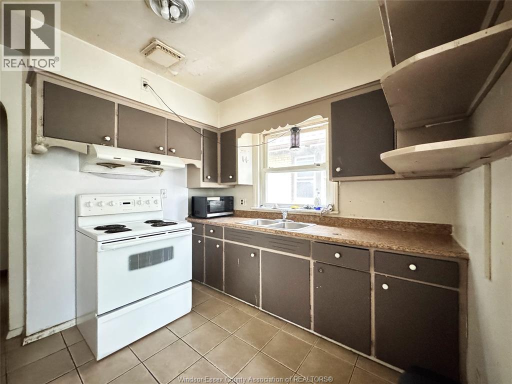 3006 Alexander AVENUE - 8