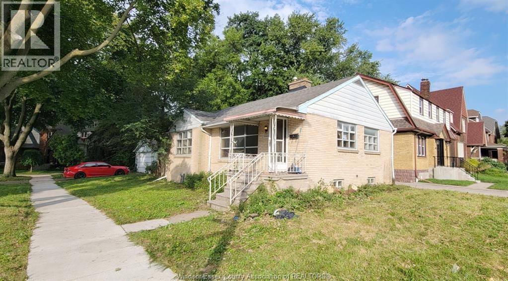 3006 Alexander AVENUE - 1