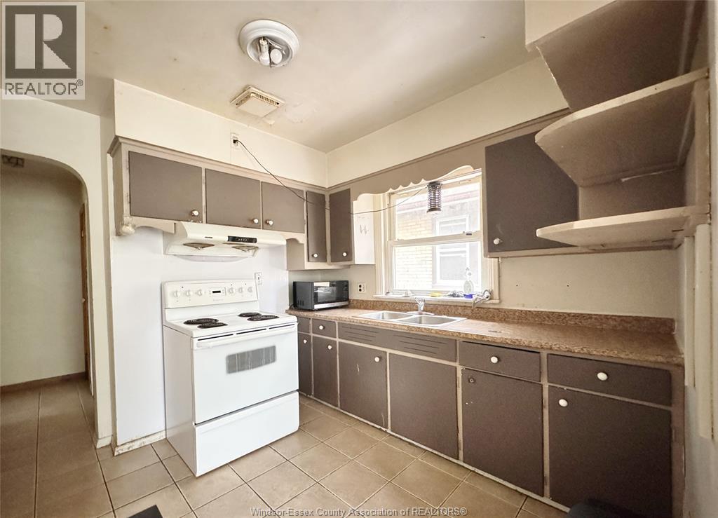 3006 Alexander AVENUE - 11