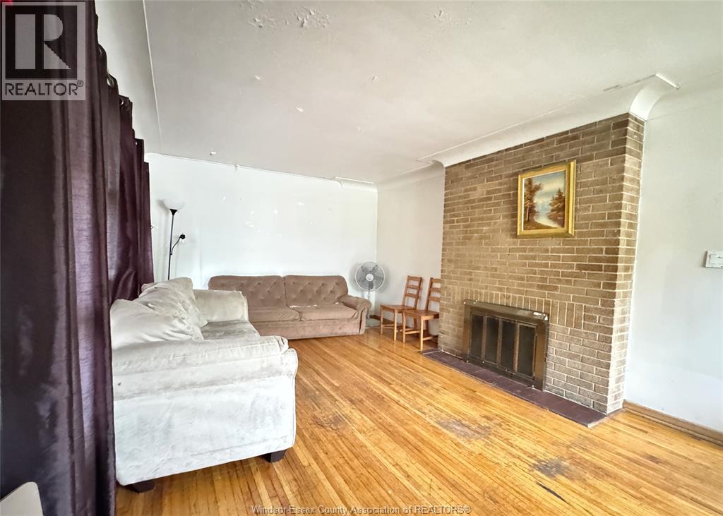 3006 Alexander AVENUE - 5