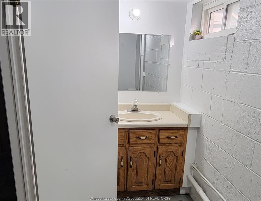 3006 Alexander AVENUE - 21