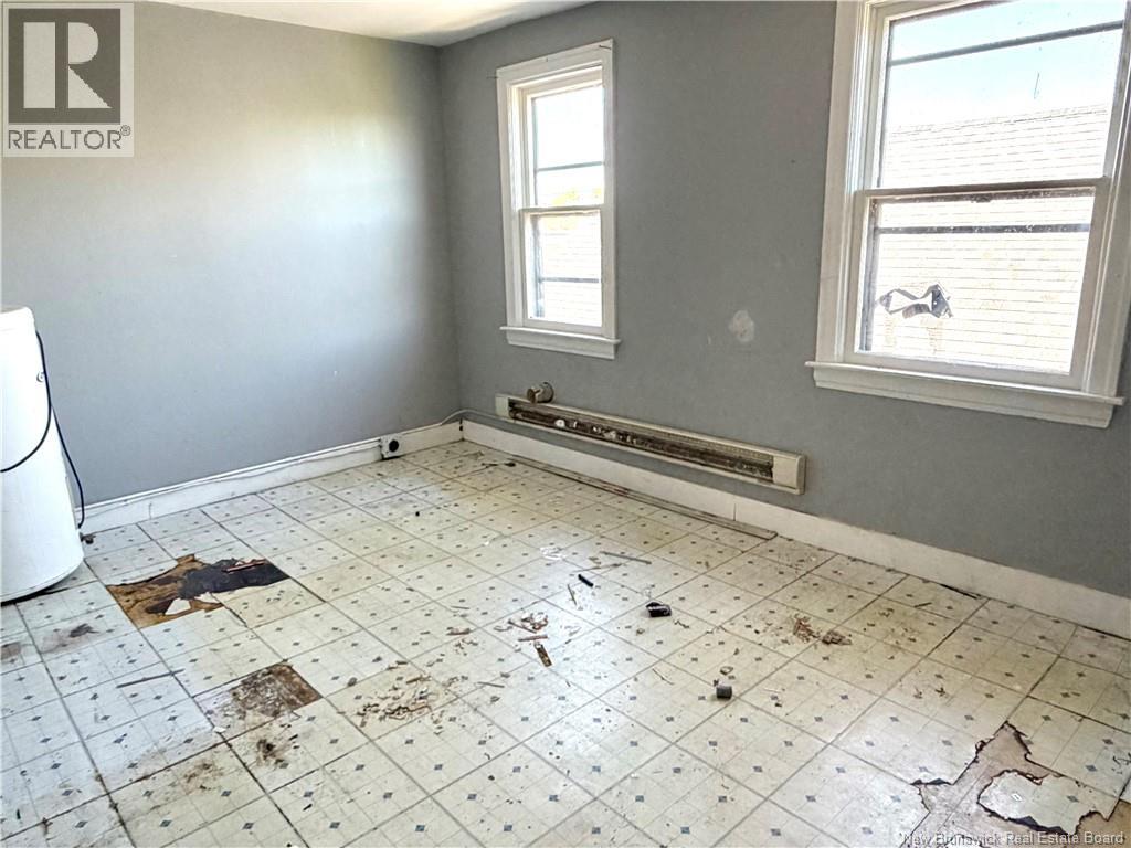 483 Demonts Street - 12