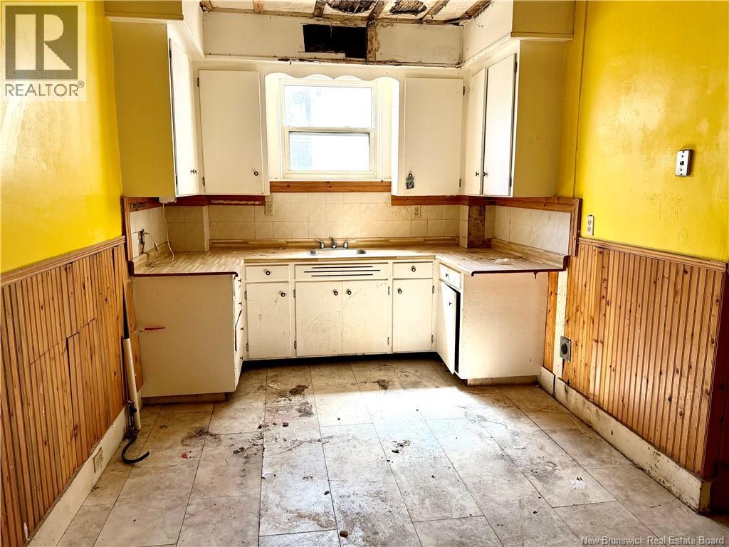 483 Demonts Street - 17